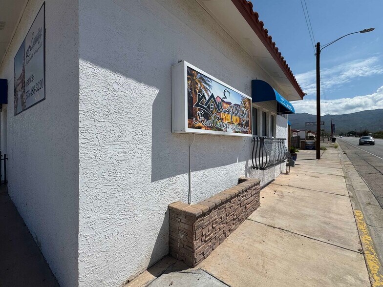 1909 Indian Wells Rd, Alamogordo, NM à vendre - Photo du bâtiment - Image 3 de 40