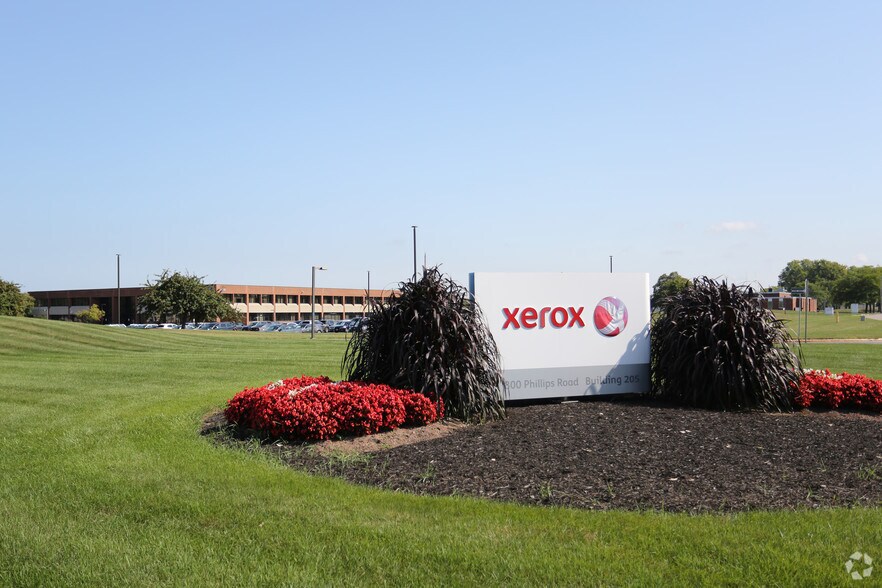 1410 Mitcheldean Dr, Webster, NY à louer - Photo du bâtiment - Image 3 de 3