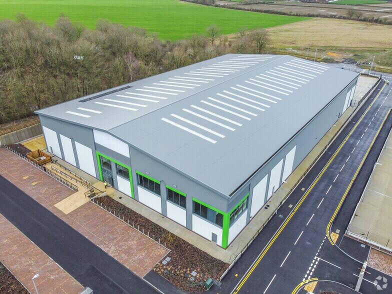 52 Vs, Evesham à louer - Aérien - Image 2 de 6