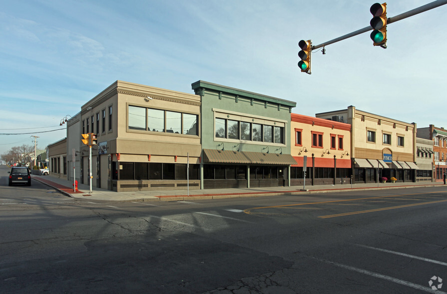 2401-2425 James St, Syracuse, NY à louer - Photo principale - Image 1 de 2