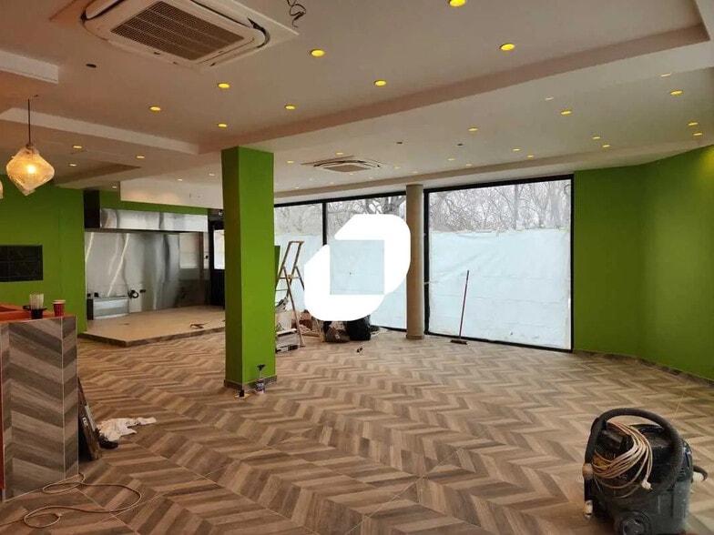 Office in Ivry-sur-Seine for sale - Building Photo - Image 2 of 10