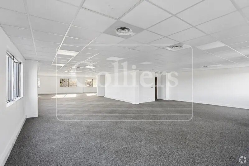 Office in Aix-en-Provence for lease Interior Photo- Image 1 of 8