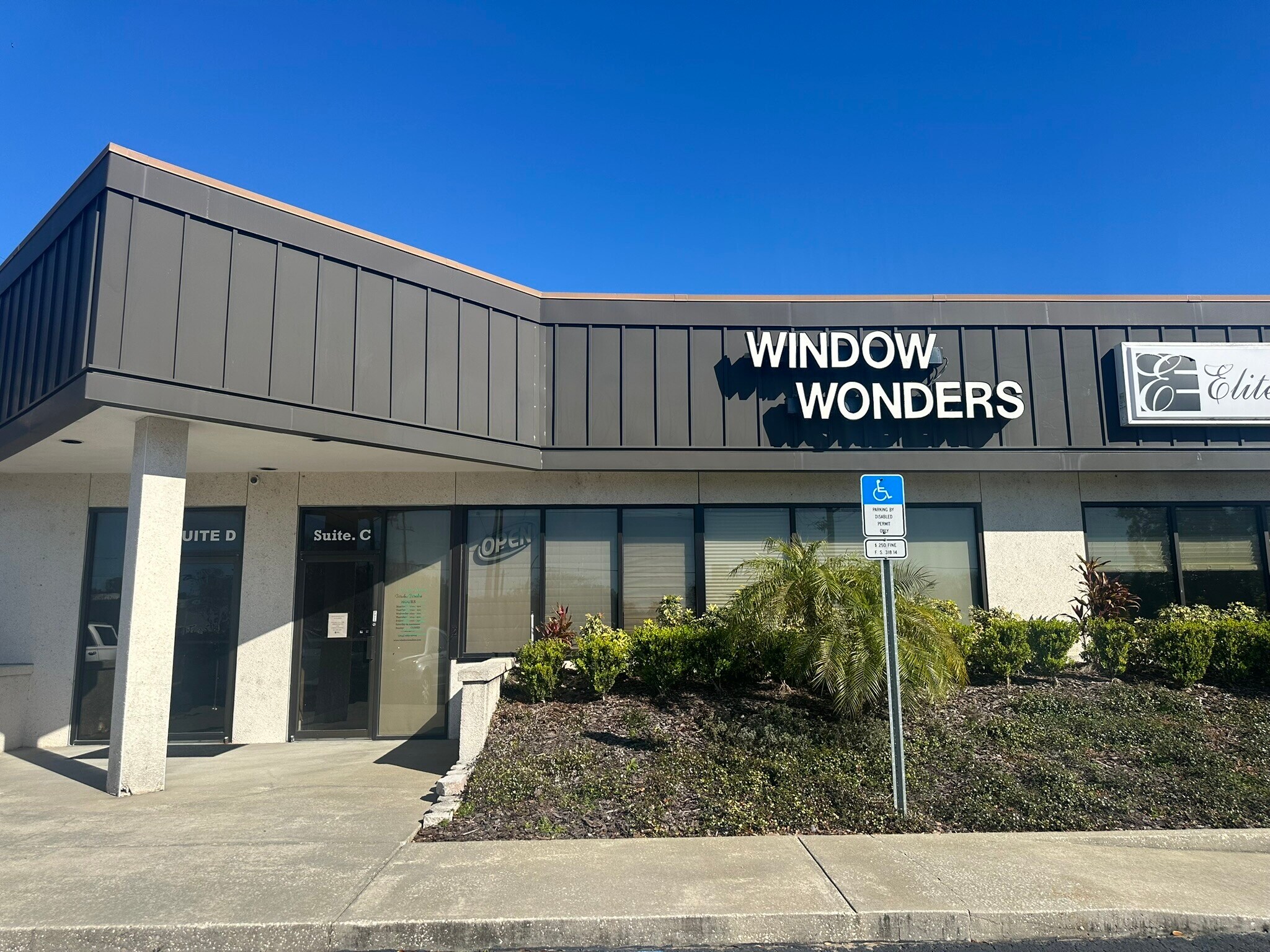 105 N Falkenburg Rd, Tampa, FL à louer Photo principale- Image 1 de 8