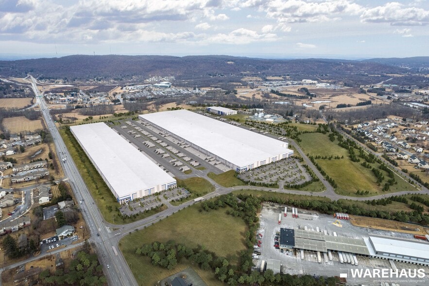 4600 Industrial Ln, Center Valley, PA for lease - Building Photo - Image 2 of 4
