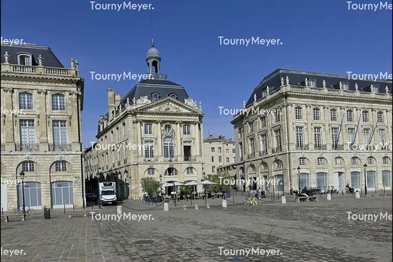 Office in Bordeaux for lease Building Photo- Image 1 of 9
