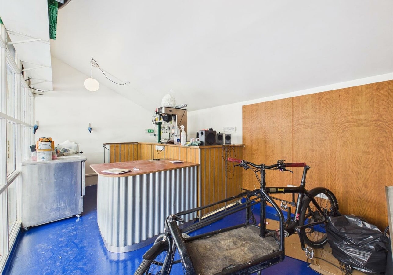 256-280 Hackney Rd, London, LND E2 7SJ - Unit 262 - - Interior Photo - Image 2 of 6