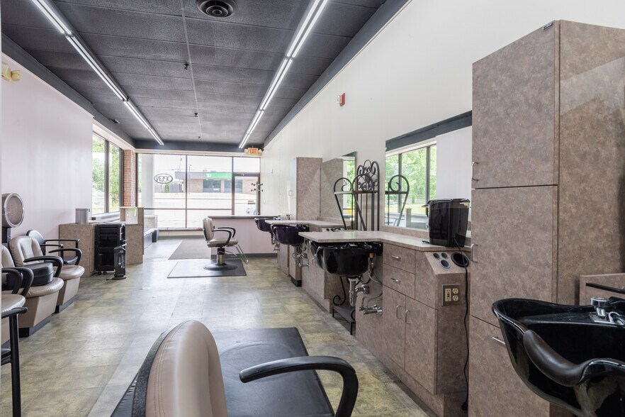 76 Derry Rd, Hudson, NH à louer - Photo intérieure - Image 3 de 5