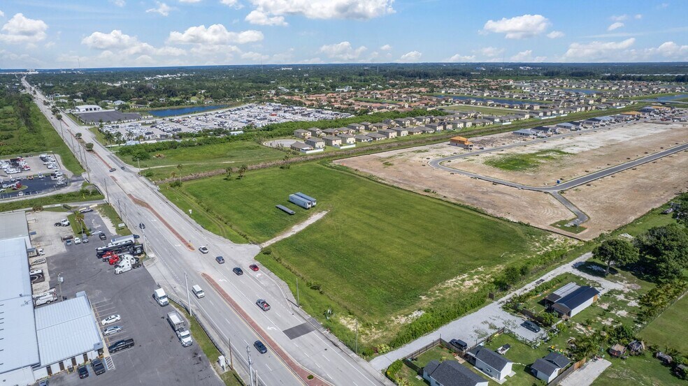 5001 Orange Ave, Fort Pierce, FL à vendre - Photo du bâtiment - Image 2 de 16