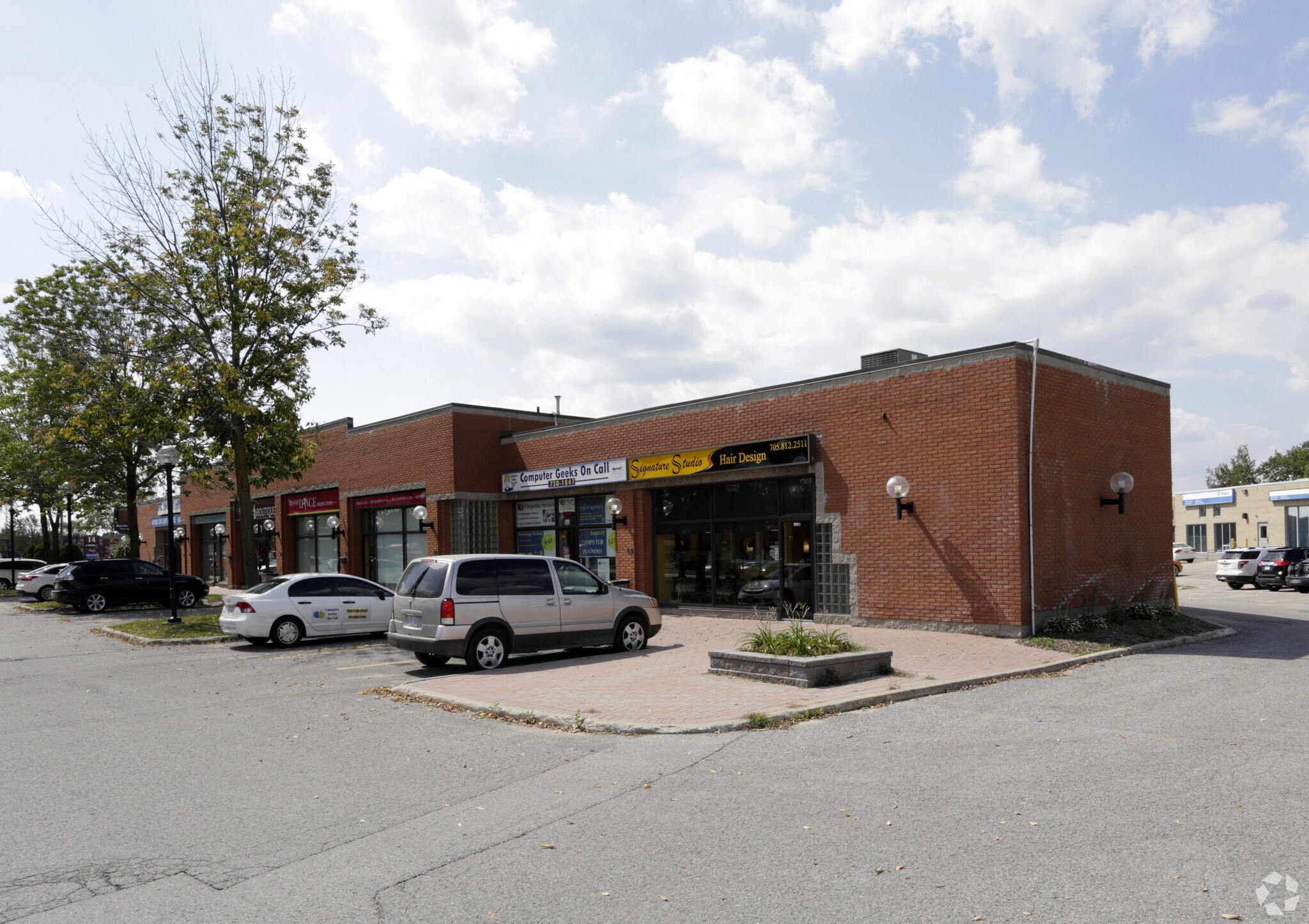 34 Cedar Pointe Dr, Barrie, ON à vendre Photo principale- Image 1 de 1