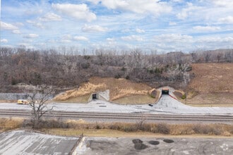 8600 NE Underground Dr, Kansas City, MO - Aerial  map view