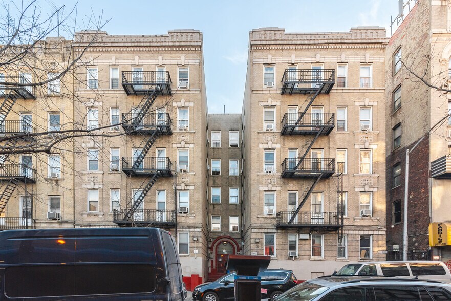 550 W 180th St, New York, NY à vendre - Photo du bâtiment - Image 2 de 23
