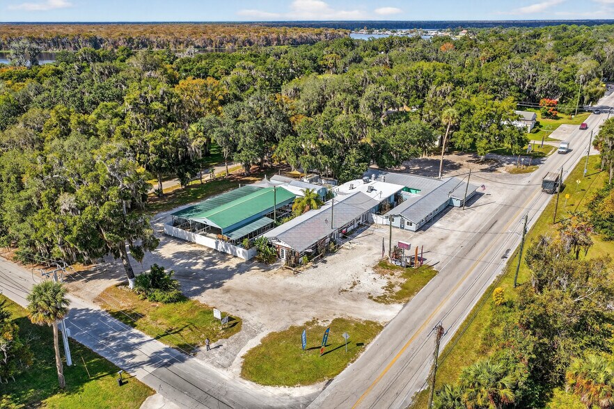 765 3rd Ave, Welaka, FL à vendre - Photo du bâtiment - Image 1 de 113