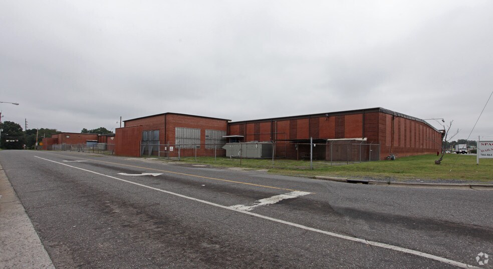 1916-1918 S York Rd, Gastonia, NC for lease - Building Photo - Image 2 of 5