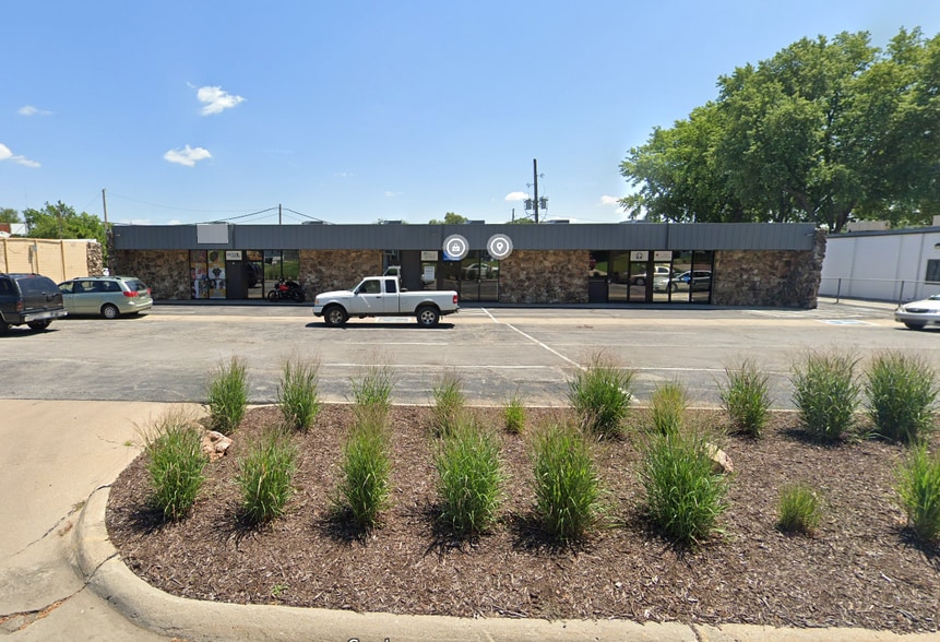 3015 Menke Cir, Omaha, NE for lease - Building Photo - Image 2 of 12