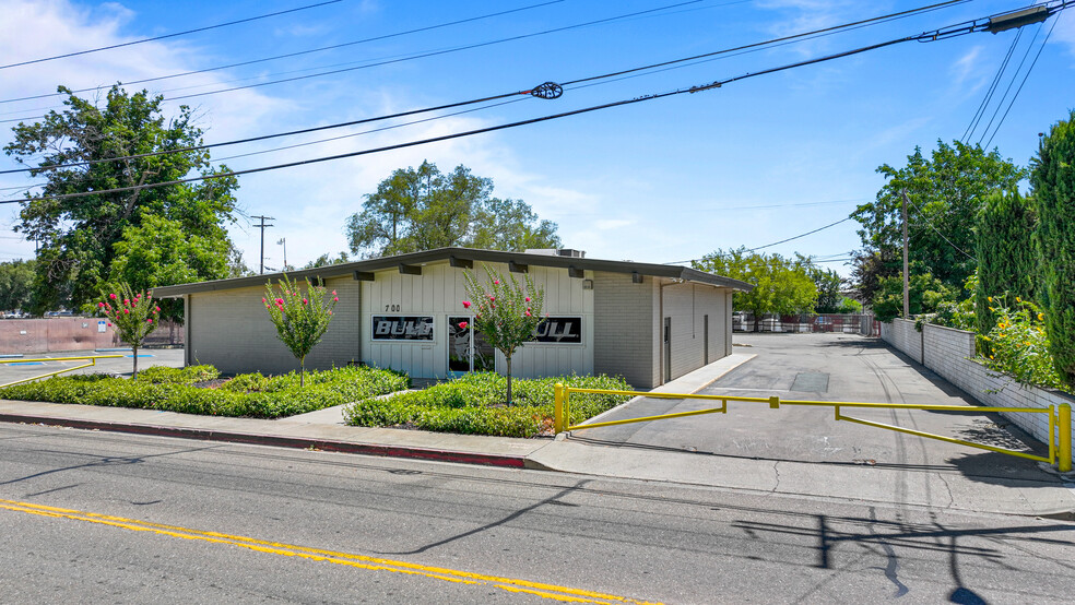 700 E Pine St, Lodi, CA for sale - Building Photo - Image 1 of 1