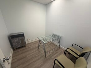 2260 Palm Beach Lakes Blvd, West Palm Beach, FL for lease Interior Photo- Image 2 of 7