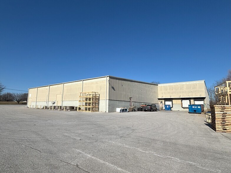 762 Wilson Ave, Hanover, PA for sale - Building Photo - Image 2 of 18