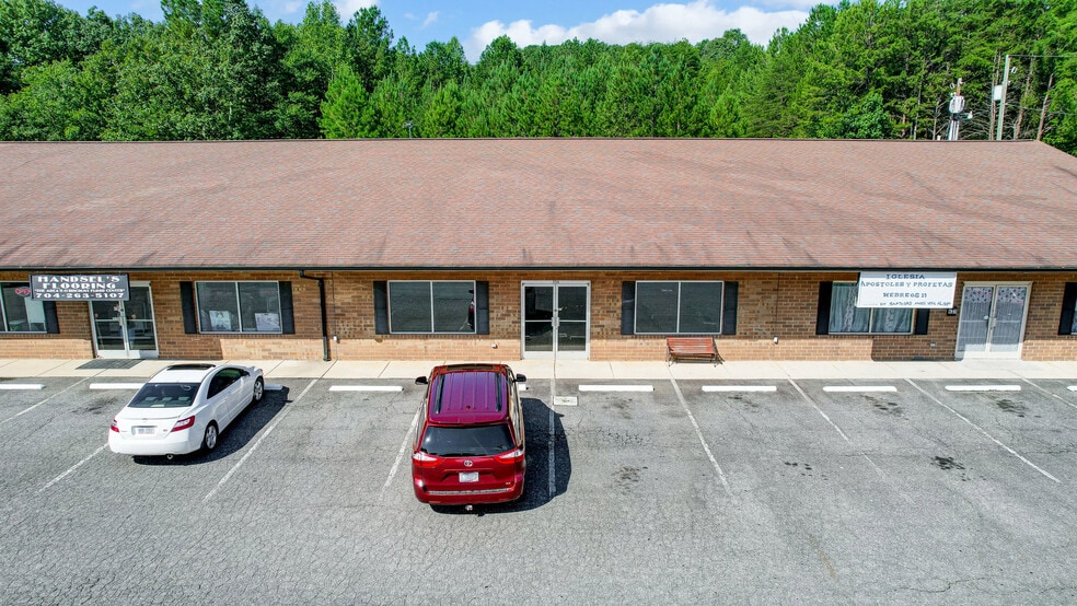 524-528 NC 27 Hwy S, Stanley, NC for lease - Building Photo - Image 3 of 9