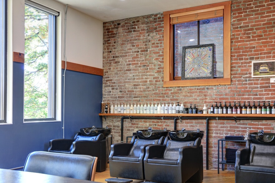2629-2637 NE Martin Luther King Jr Blvd, Portland, OR for lease - Interior Photo - Image 3 of 19