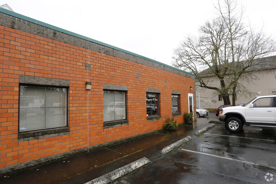2114 Main St, Vancouver, WA à louer - Photo du bâtiment - Image 3 de 7