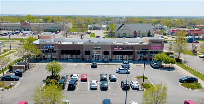 4801 W Bauer Farm Dr, Lawrence, KS for lease Building Photo- Image 1 of 1