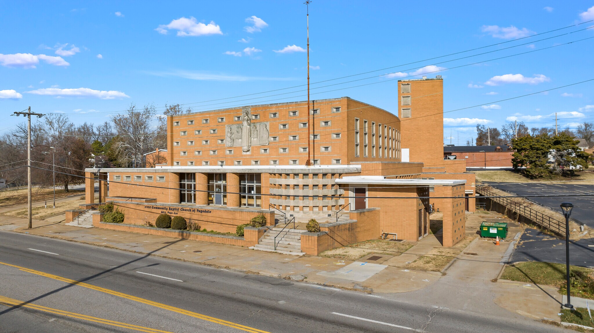 6815 Page Ave, Saint Louis, MO à vendre Photo du bâtiment- Image 1 de 1