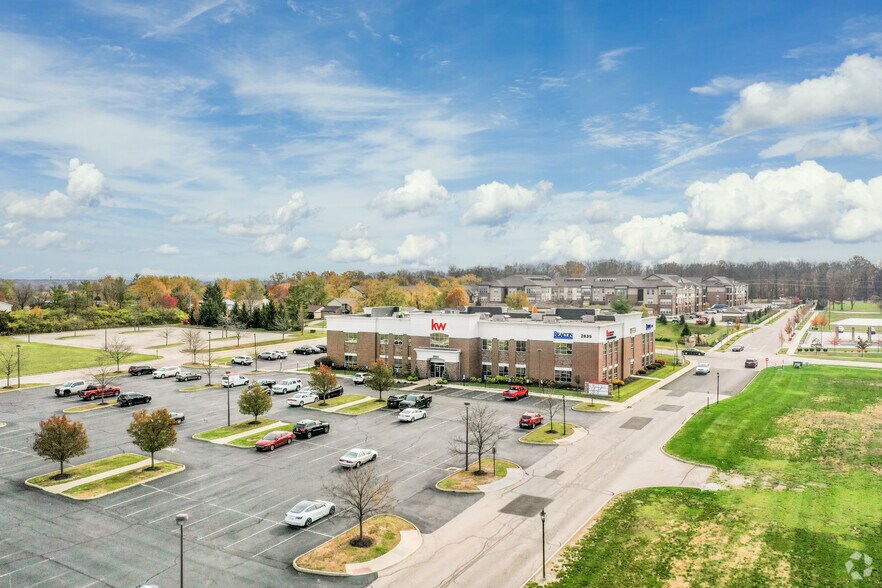 2835 Miami Village Dr, Miamisburg, OH à louer - Photo du bâtiment - Image 2 de 2