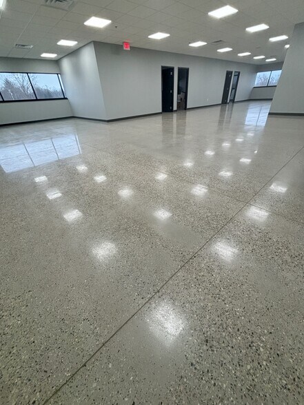 4272 Lincoln Rd, Holland, MI à louer - Photo du bâtiment - Image 3 de 5