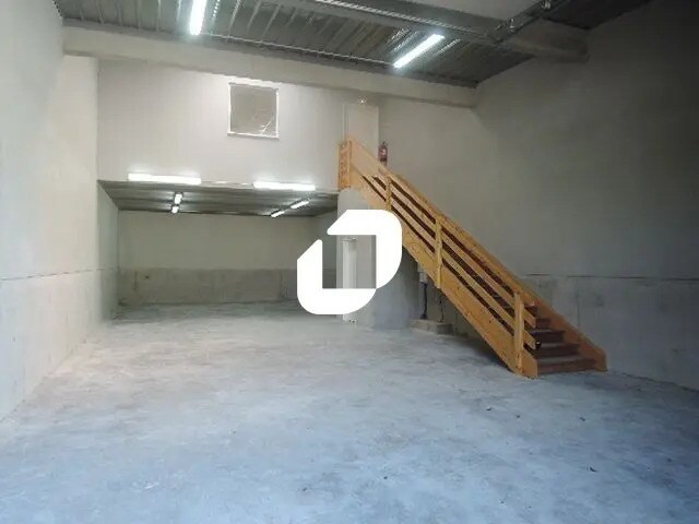 Flex in Chelles for lease Interior Photo- Image 1 of 3