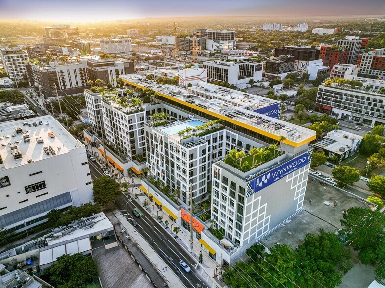 70 NW 25th St, Miami, FL à louer - Photo du bâtiment - Image 2 de 63