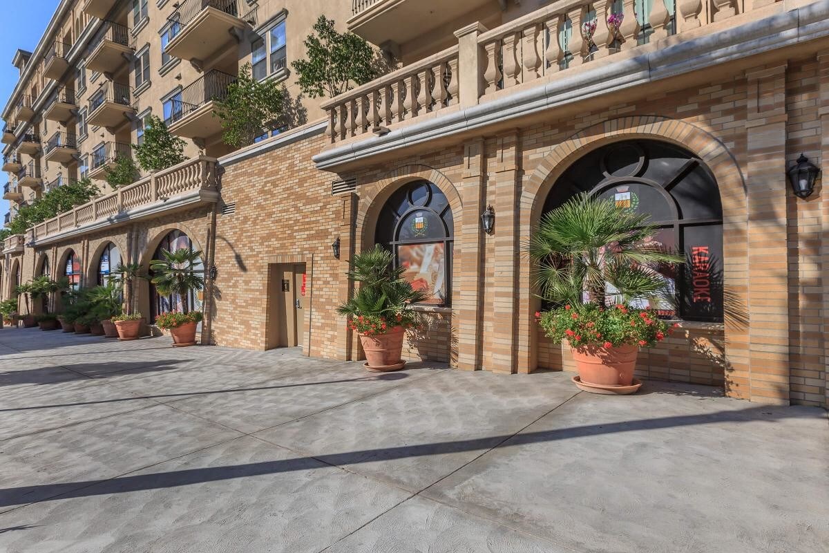 909 W Temple St, Los Angeles, CA for lease Primary Photo- Image 1 of 4