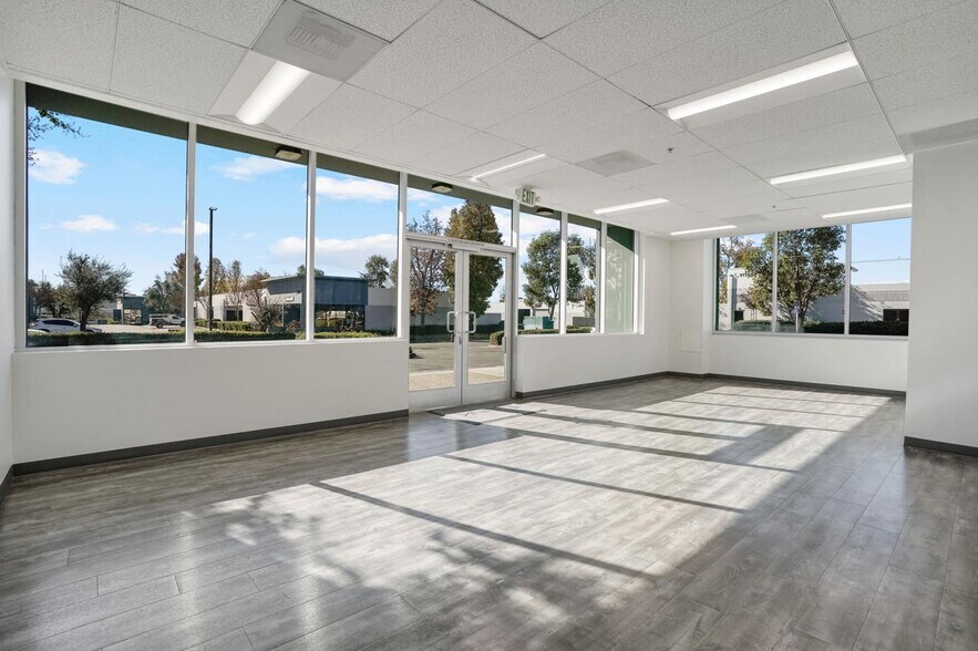 9439 Archibald Ave, Rancho Cucamonga, CA à louer - Photo du bâtiment - Image 3 de 21