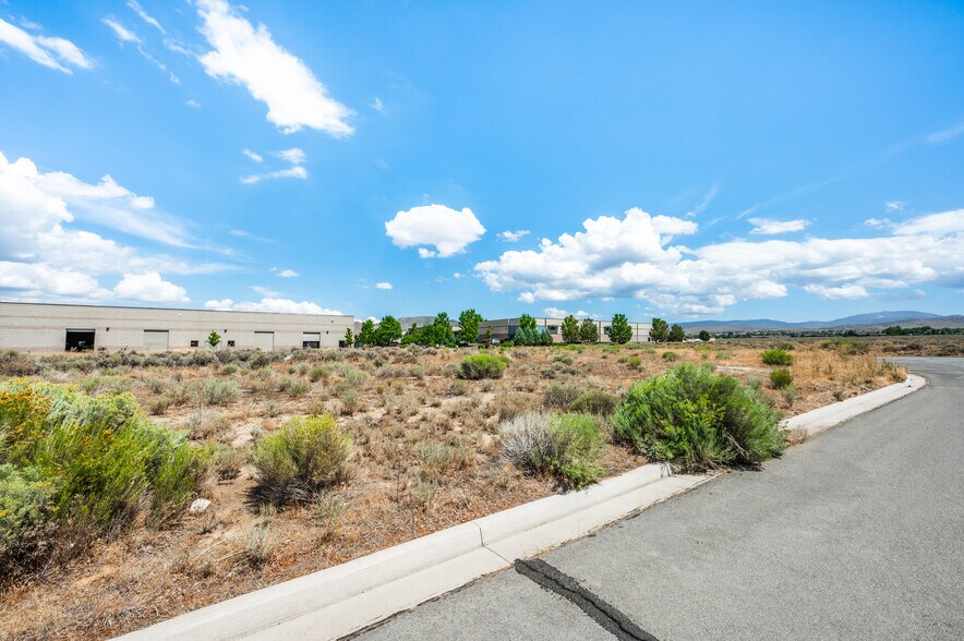 2513 Business Pky, Minden, NV à vendre - Photo du bâtiment - Image 2 de 8