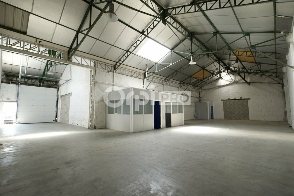 2 Chemin Du Genie- Allee Denis Papin, Venissieux for lease Interior Photo- Image 1 of 5