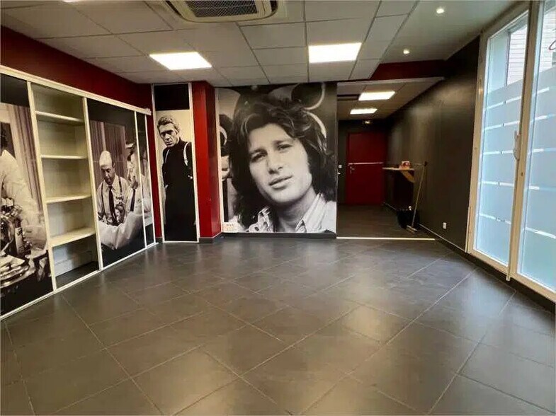 Bureau dans Clichy à louer - Photo du bâtiment - Image 2 de 5