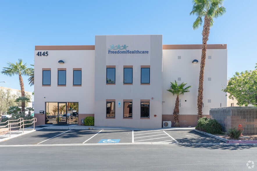 4145 Wagon Trail Ave, Las Vegas, NV à vendre - Photo du bâtiment - Image 2 de 17