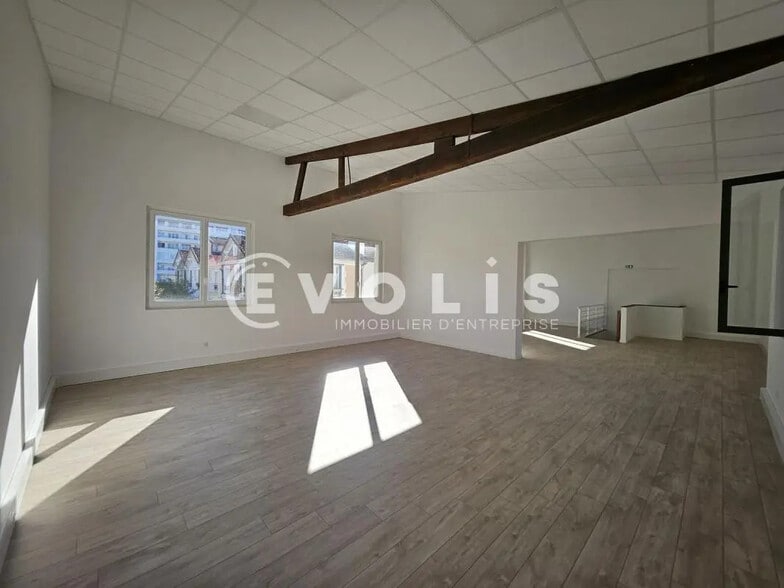 Bureau dans Cachan à louer - Photo intérieure - Image 3 de 14