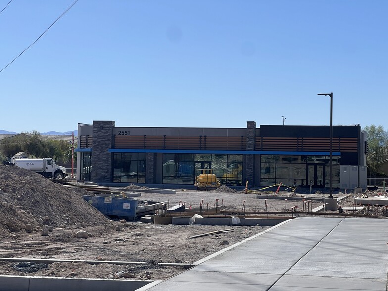2551 W Horizon Ridge Pky, Henderson, NV for lease - Building Photo - Image 2 of 2