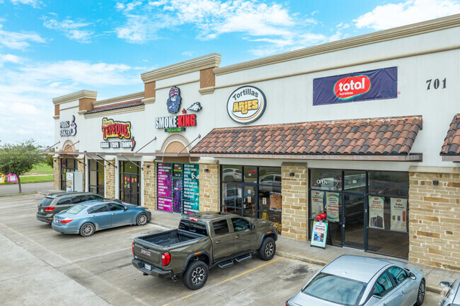 Plus de détails pour 701 E Nolana Loop, Pharr, TX - Vente au détail à vendre