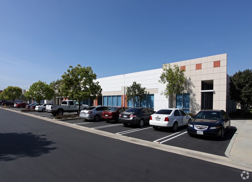 21092 Bake Pky, Lake Forest, CA for lease - Primary Photo - Image 1 of 10