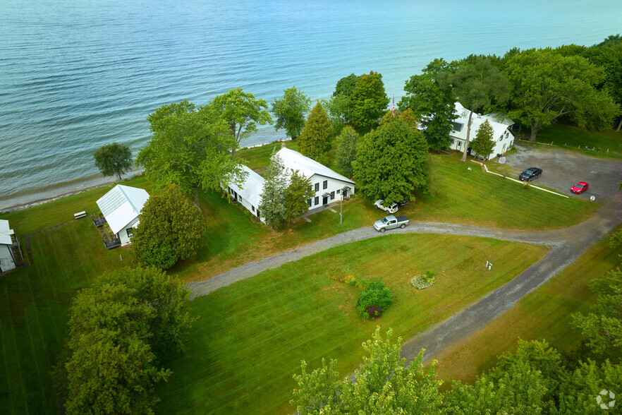 186 S Rainbow Shores Rd, Pulaski, NY for sale - Building Photo - Image 1 of 32