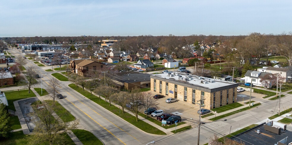 24025 Greater Mack Ave, Saint Clair Shores, MI for sale - Building Photo - Image 3 of 4
