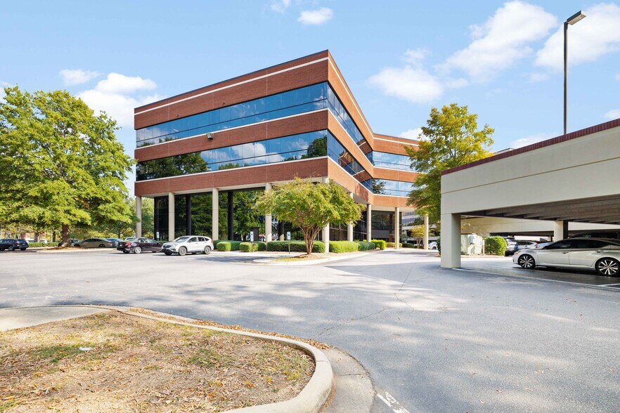 4515 Falls of Neuse Rd, Raleigh, NC à louer - Photo du bâtiment - Image 3 de 30