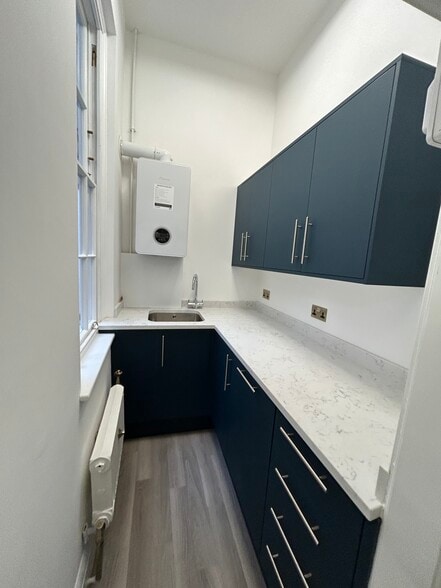 59 Queen Charlotte St, Bristol for lease - Building Photo - Image 3 of 14