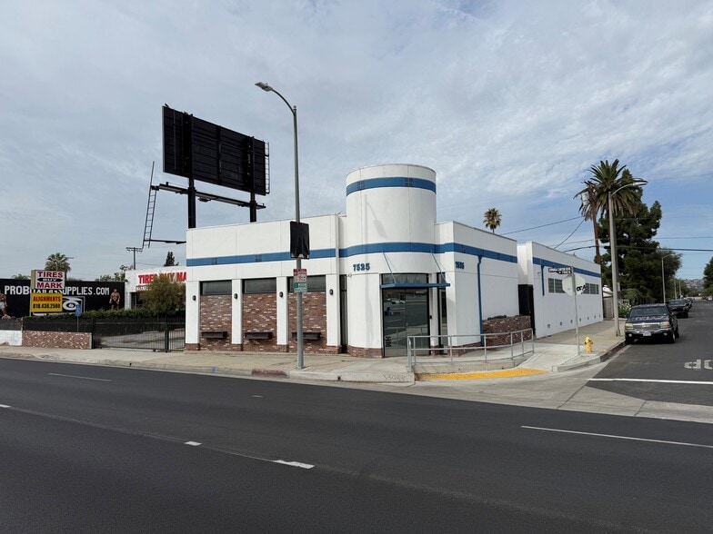 7525 Topanga Canyon Blvd, Canoga Park, CA for lease - Building Photo - Image 1 of 10