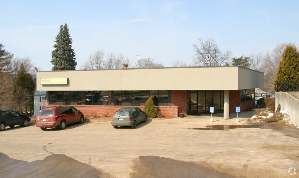 975 Farmington Ave, Bristol, CT à louer - Photo du bâtiment - Image 3 de 5