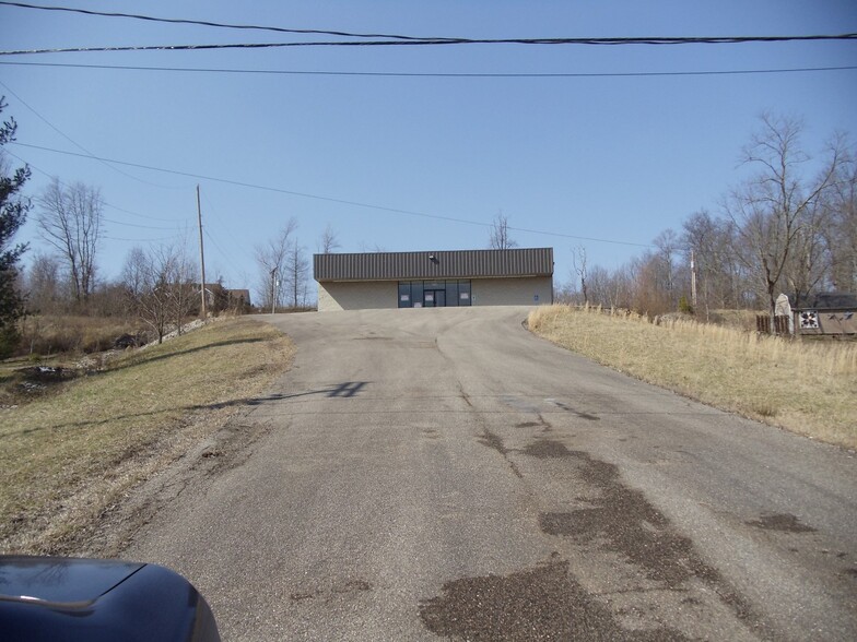 4857 State Route 93, Oak Hill, OH for lease - Building Photo - Image 2 of 11