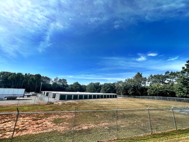 553 Patrol Rd, Forsyth, GA à vendre - Photo du bâtiment - Image 3 de 12