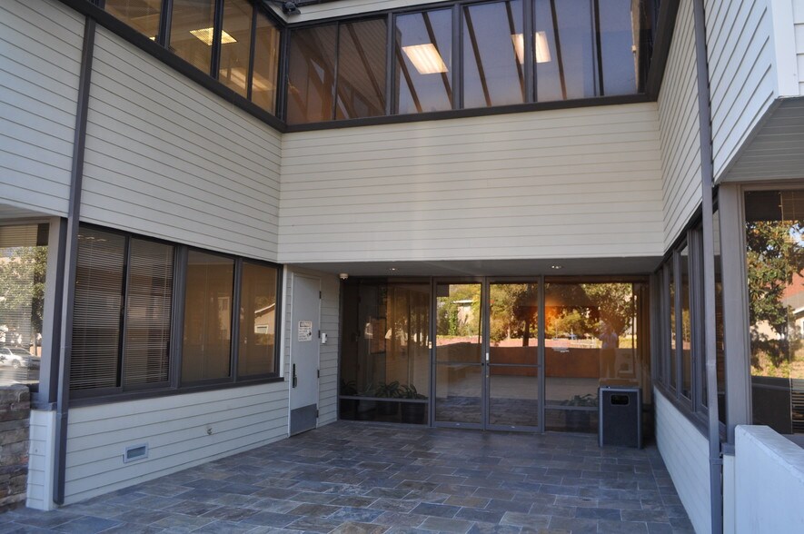 1010 E Union St, Pasadena, CA à louer - Photo du bâtiment - Image 2 de 4