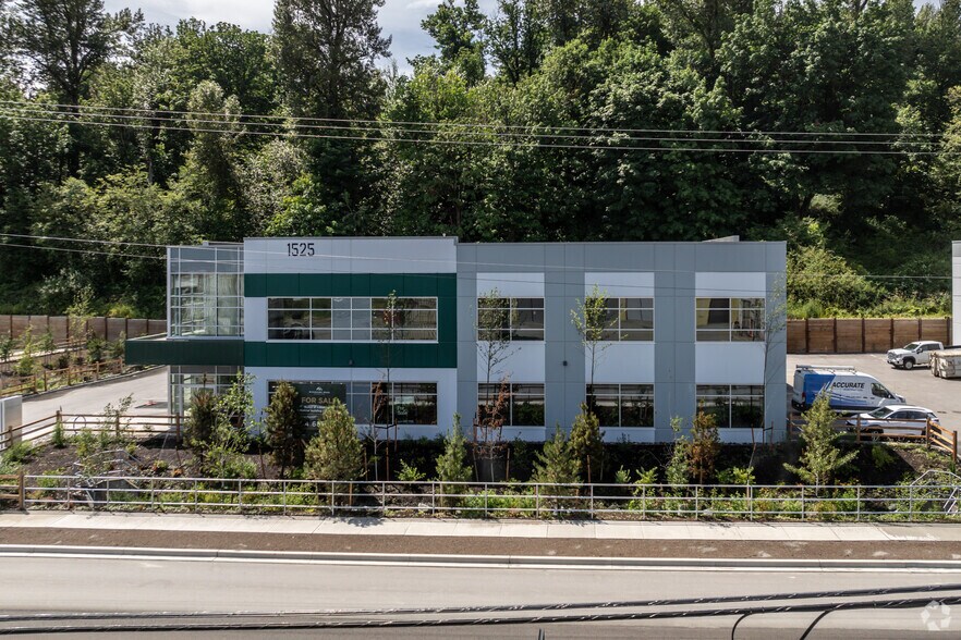 1525 Riverside Rd, Abbotsford, BC à vendre - Photo du bâtiment - Image 3 de 4